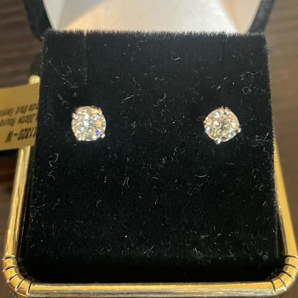 14K 1.00 cttw Round VS Diamond Stud Earrings